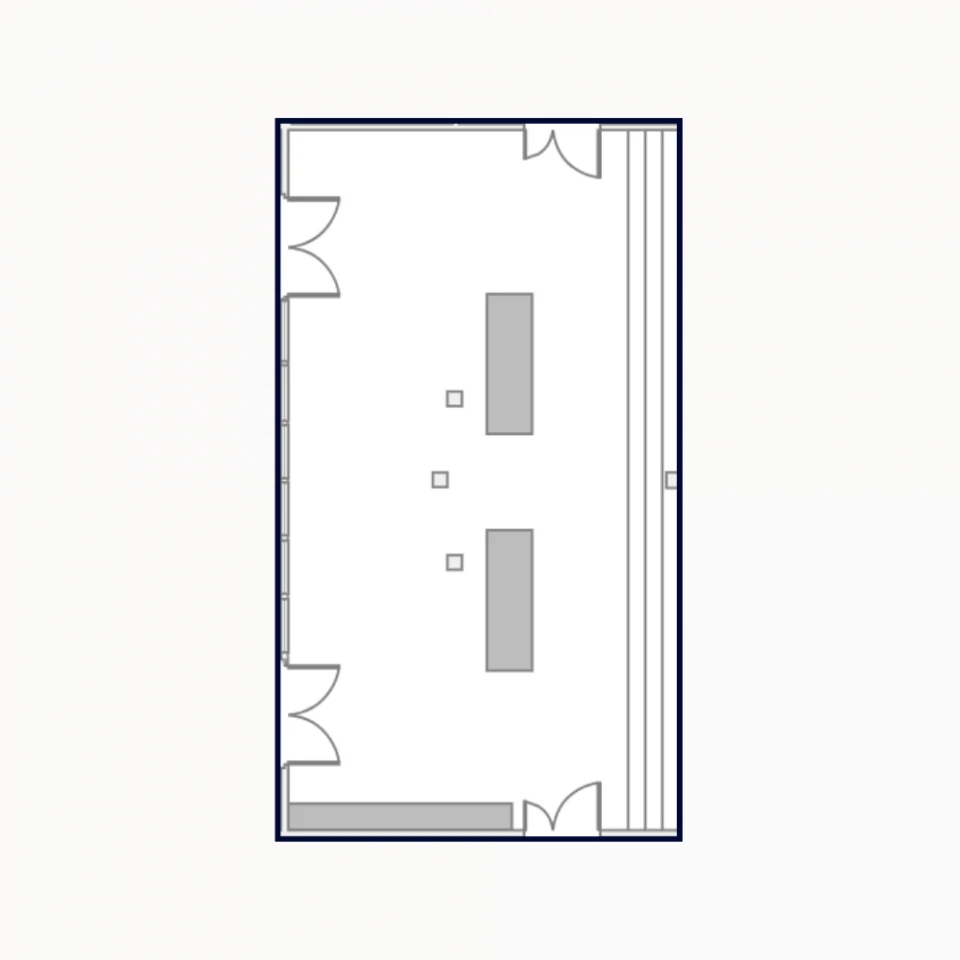 Schematische Darstellung eines leeren Raumes mit zwei Fenstern an der oberen Wand und zwei rechteckigen Möbelstücken in der Mitte.